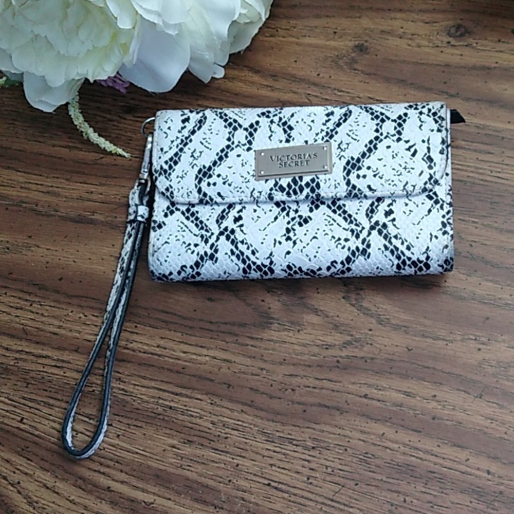 🐍 Victoria's Secret Black and White Wallet with Snakeskin Pattern